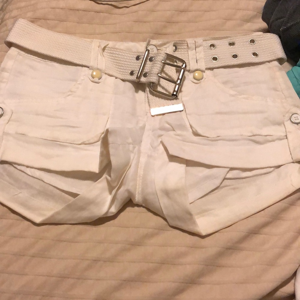 bebe White Low-Rise Cargo Shorts with Canvas Belt